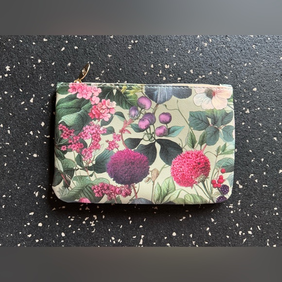 Cosmetic Bag - Picture 3 of 5